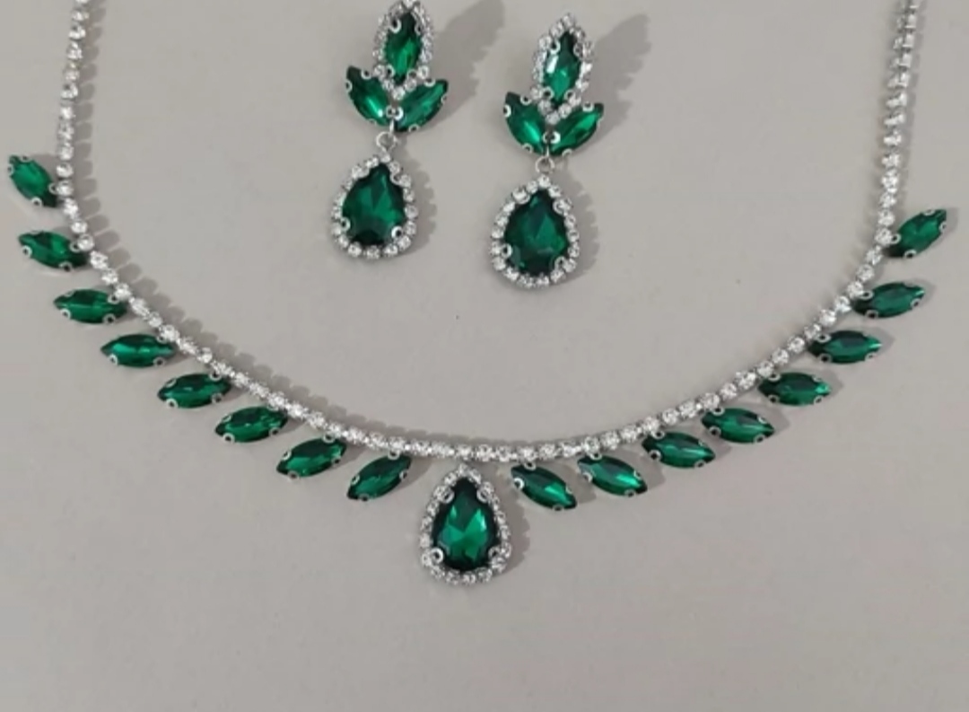 گردنبند و گوشواره در 7رنگ نیم ست طرح سارا